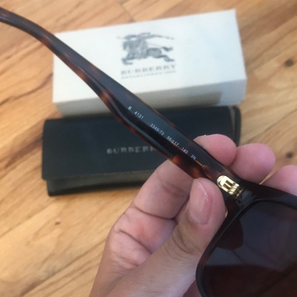 Burberry Sunglasses - Picture 4 of 6